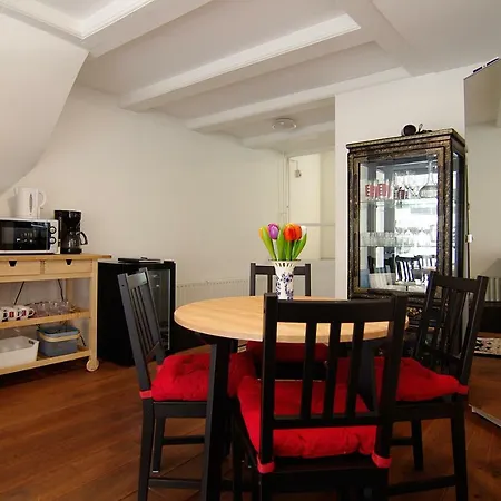 Vibrant And Central Reguliers Bed & Breakfast *